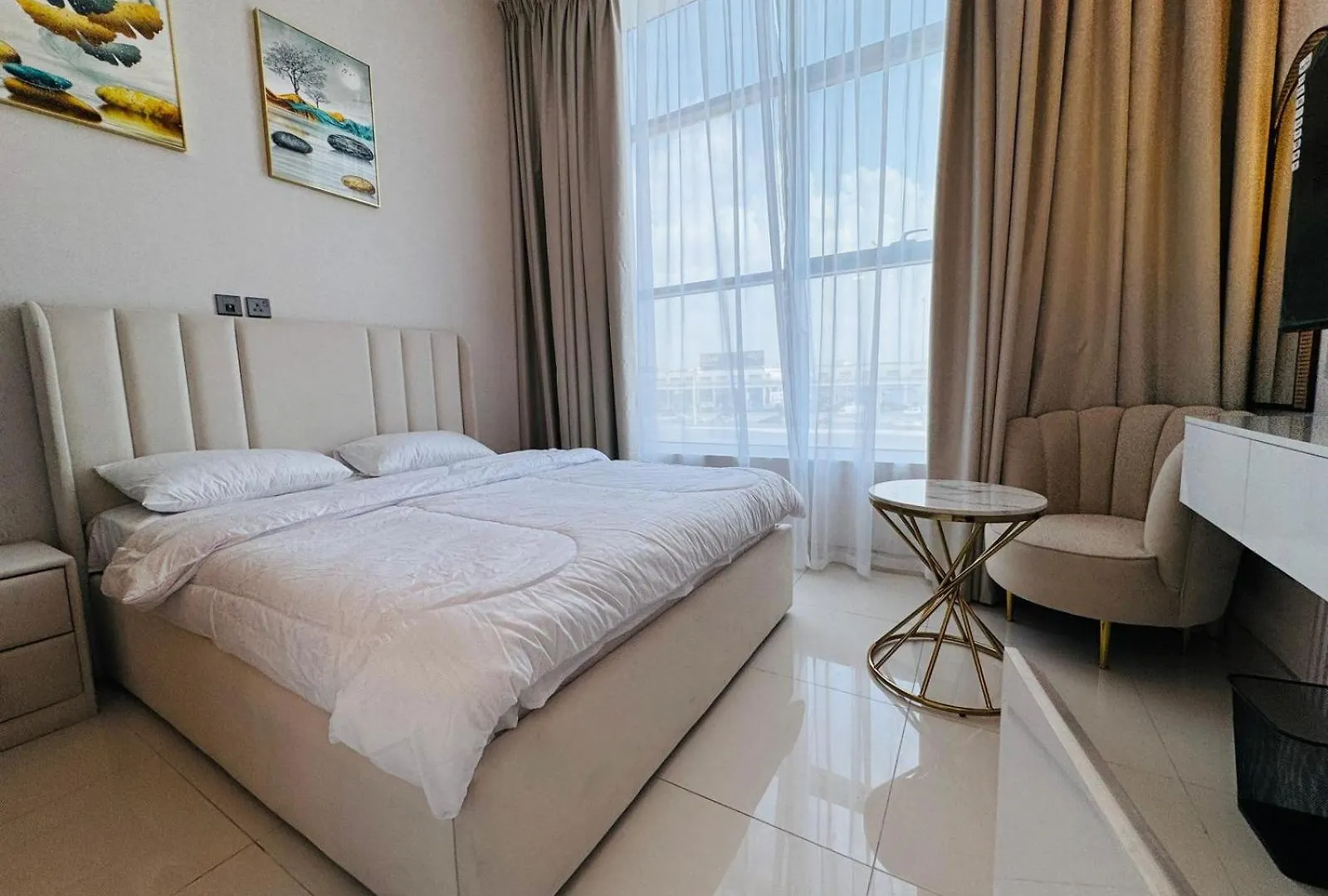 Al Manara Premium Sheikh Zayed View Studio Dubai